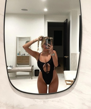 Я опытная и креативная, готовая сделать твои самые сокровенные фантазии реальностью.
💋 Мои услуги настолько разнообразны, что ты останешься доволен. Обещаю тебе фантастический эротический массаж, страстный стриптиз и незабываемый секс. Я открыта для экспериментов и готова испытать новые ощущения вместе с тобой.
💃 Мой внешний вид идеален: я обладаю ангельским лицом, красивыми формами и упругой грудью. В моей галерее фото найдешь подтверждение этому.
🌟 Я гарантирую полную конфиденциальность и обещаю, что ты останешься доволен каждой минутой проведенной со мной. Мои клиенты всегда оставляют положительные отзывы, и я горжусь каждым из них.
💌 Если ты ищешь горячую встречу и незабываемые эмоции, то я жду тебя в Москве. Не упусти возможность испытать настоящую страсть со мной. Жми на кнопку 6670, 29 лет